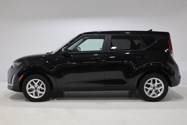 Used 2025 Kia Soul LX w/ LX Technology Package FWD image 4