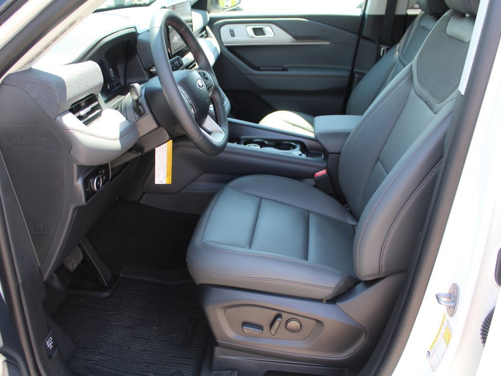 New 2025 Ford Explorer Active w/ Active Comfort Package image 4