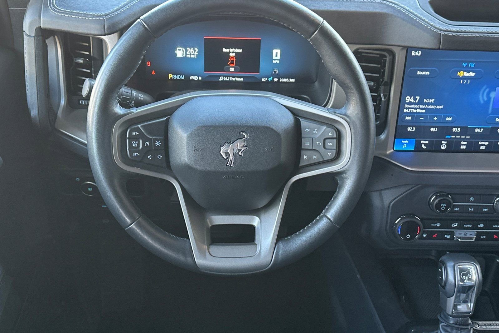 Used 2025 Ford Bronco Outer Banks image 14