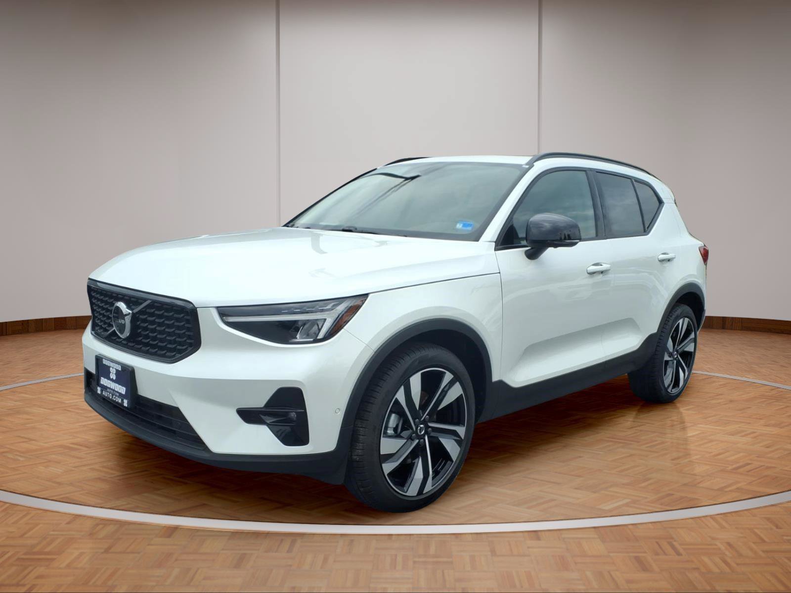 New 2026 Volvo XC40 B5 Plus w/ Climate Package AWD/4WD image 3