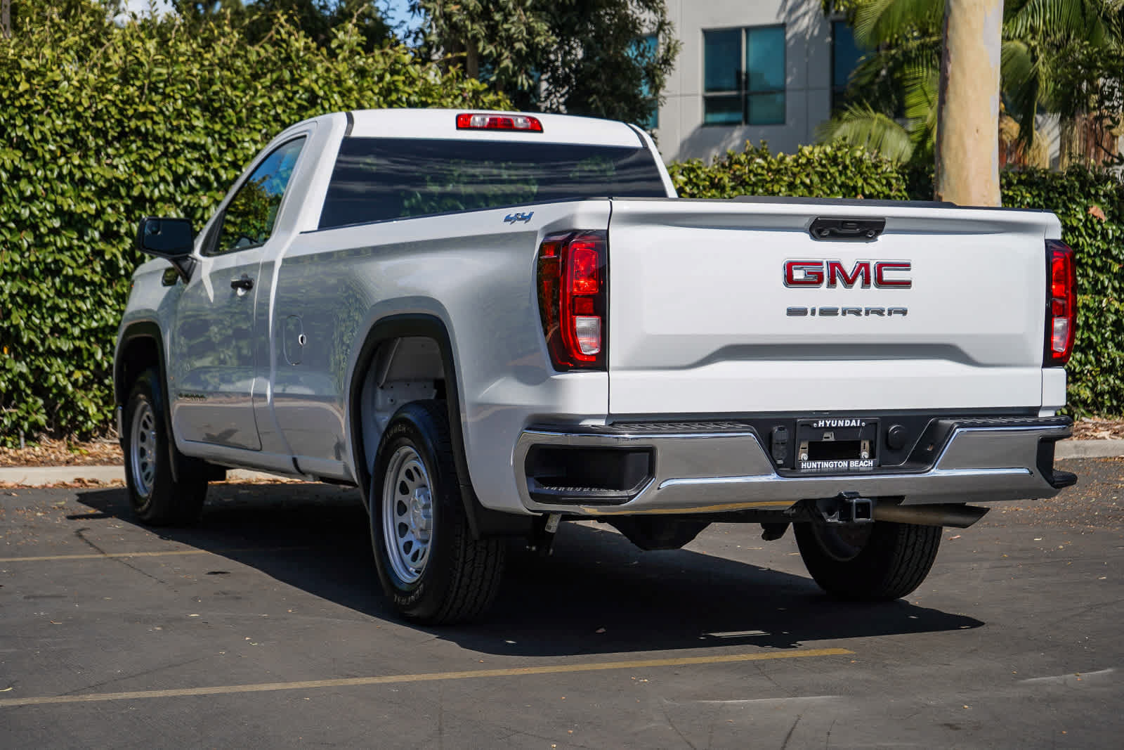 Used 2025 GMC Sierra 1500 Pro w/ Pro Value Package AWD/4WD image 4