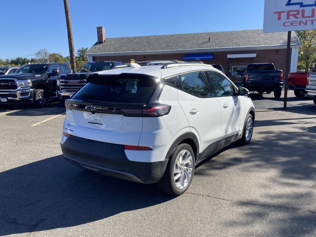Used 2022 Chevrolet Bolt EUV LT w/ Comfort Package image 7