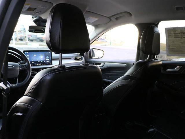 Used 2025 Ford Escape Platinum w/ Premium Technology Package image 15