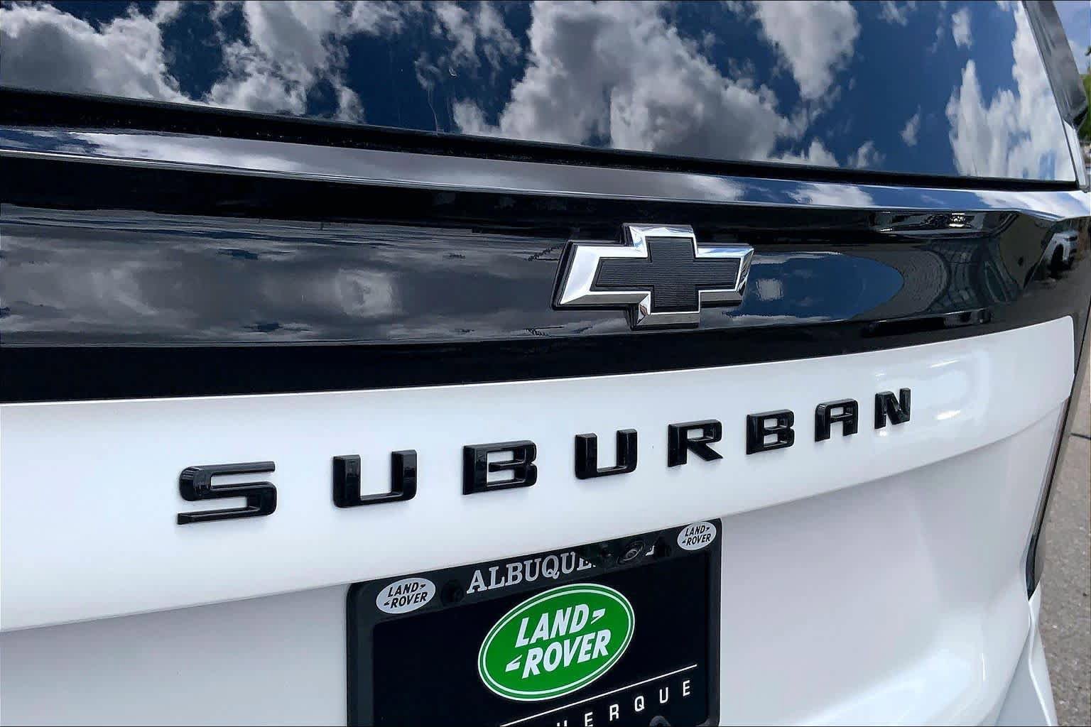 Used 2025 Chevrolet Suburban Z71 AWD/4WD image 30