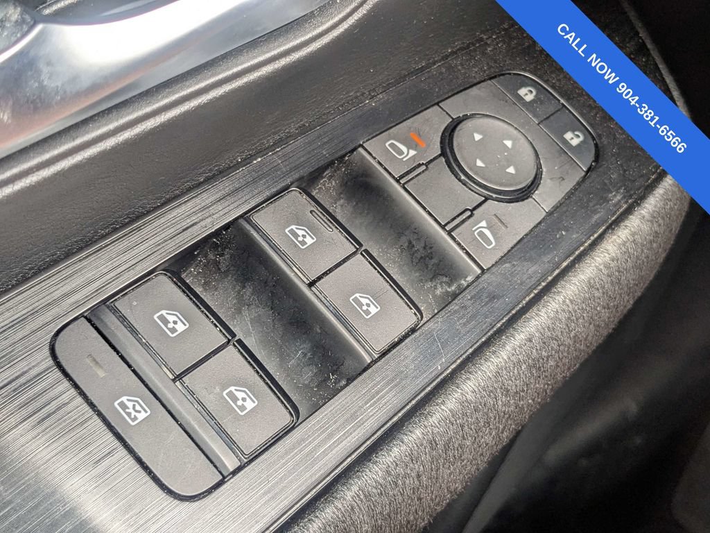 Used 2025 Nissan Kicks SV FWD image 25