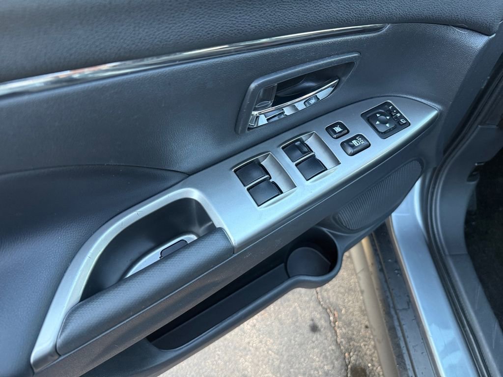 Used 2022 Mitsubishi Outlander Sport SE AWD/4WD image 20