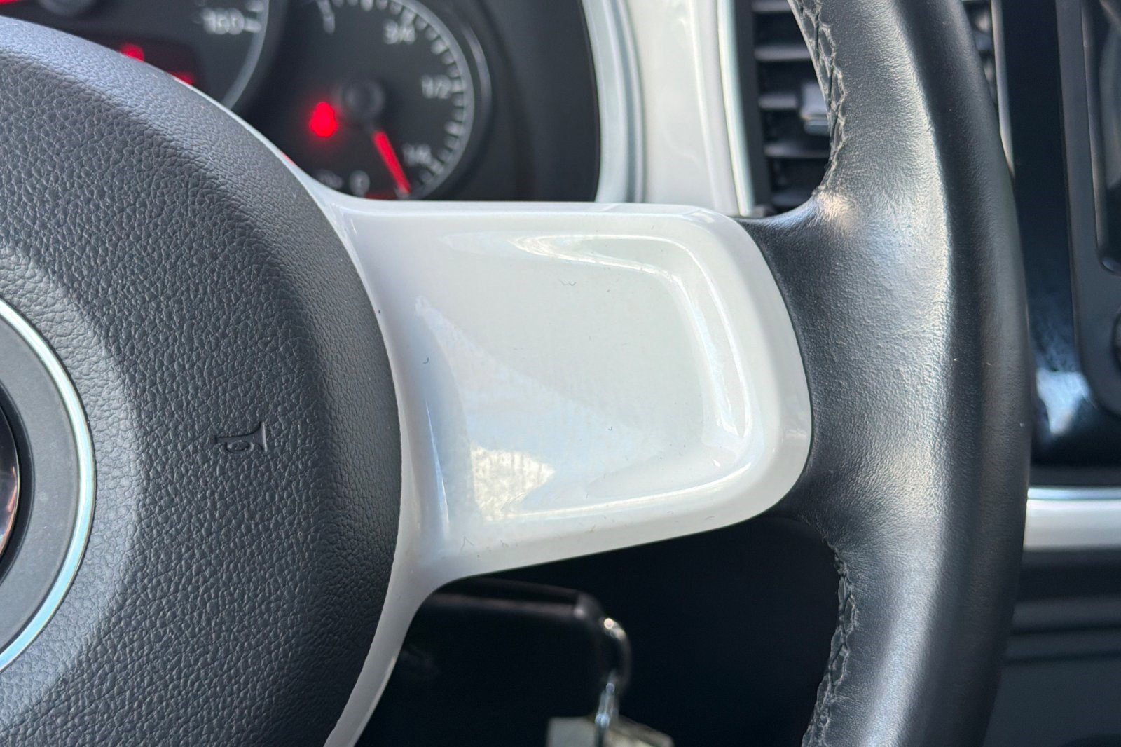 Used 2012 Volkswagen Beetle 2.5 image 28