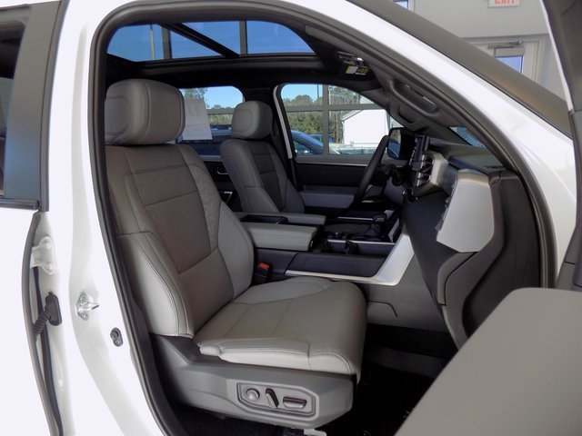 Used 2025 Toyota Tundra Limited image 27