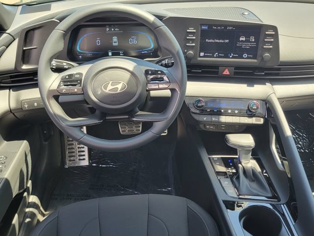 New 2026 Hyundai Elantra SEL Sport Premium FWD image 6