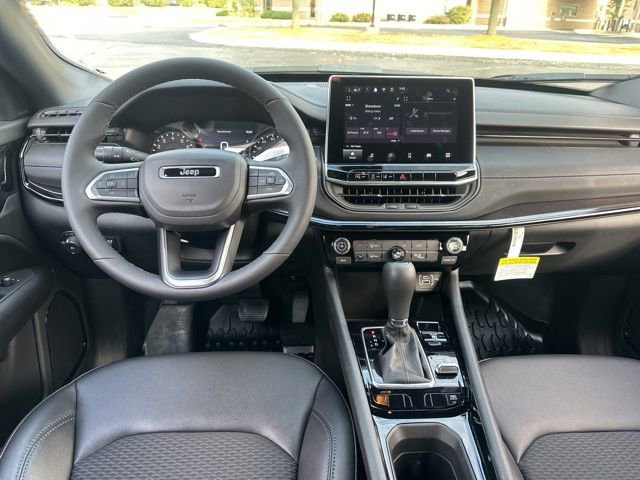 New 2026 Jeep Compass Latitude image 23