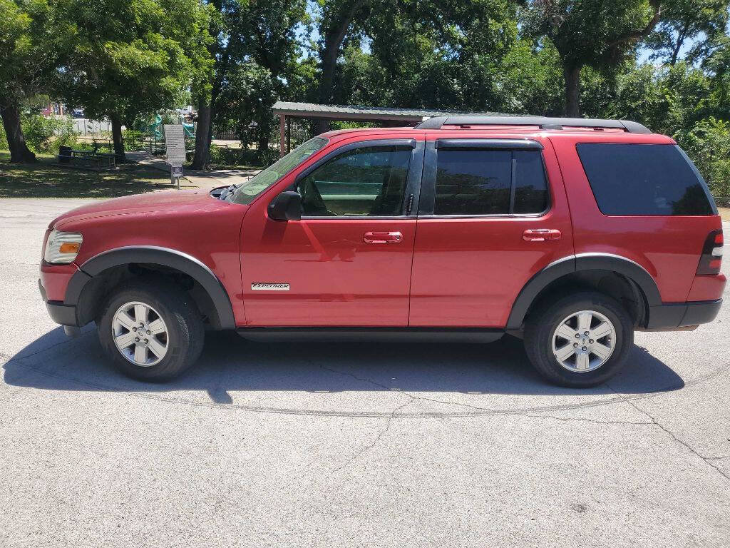 Used 2007 Ford Explorer XLT RWD image 3