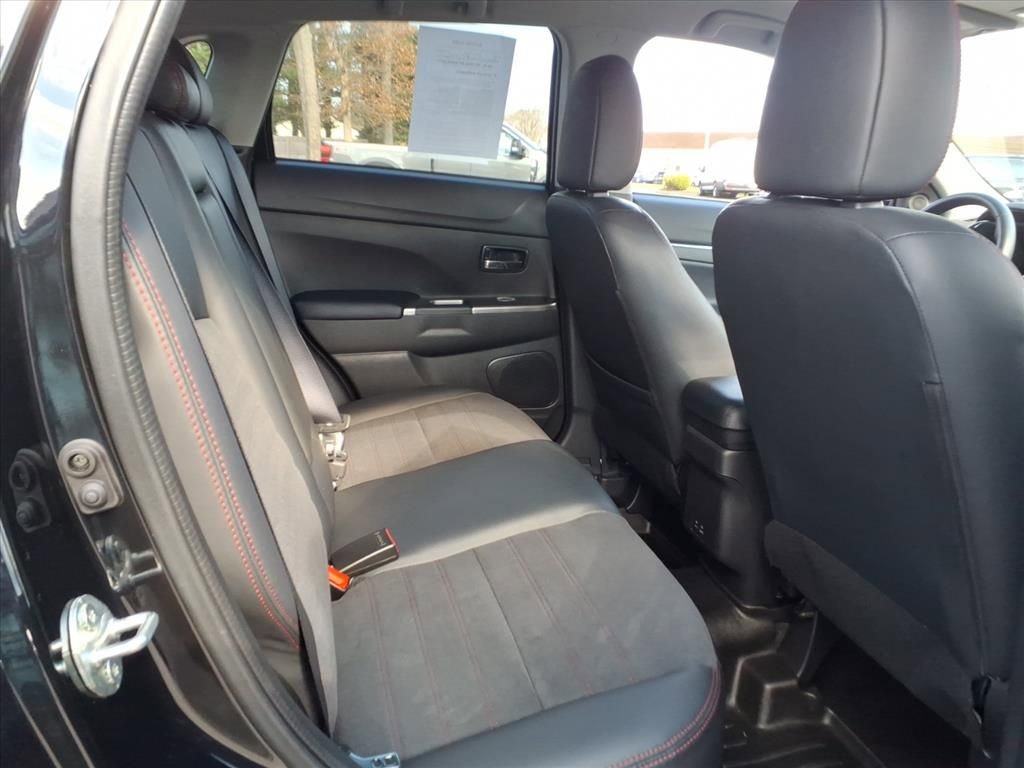 Used 2022 Mitsubishi Outlander Sport SE image 12