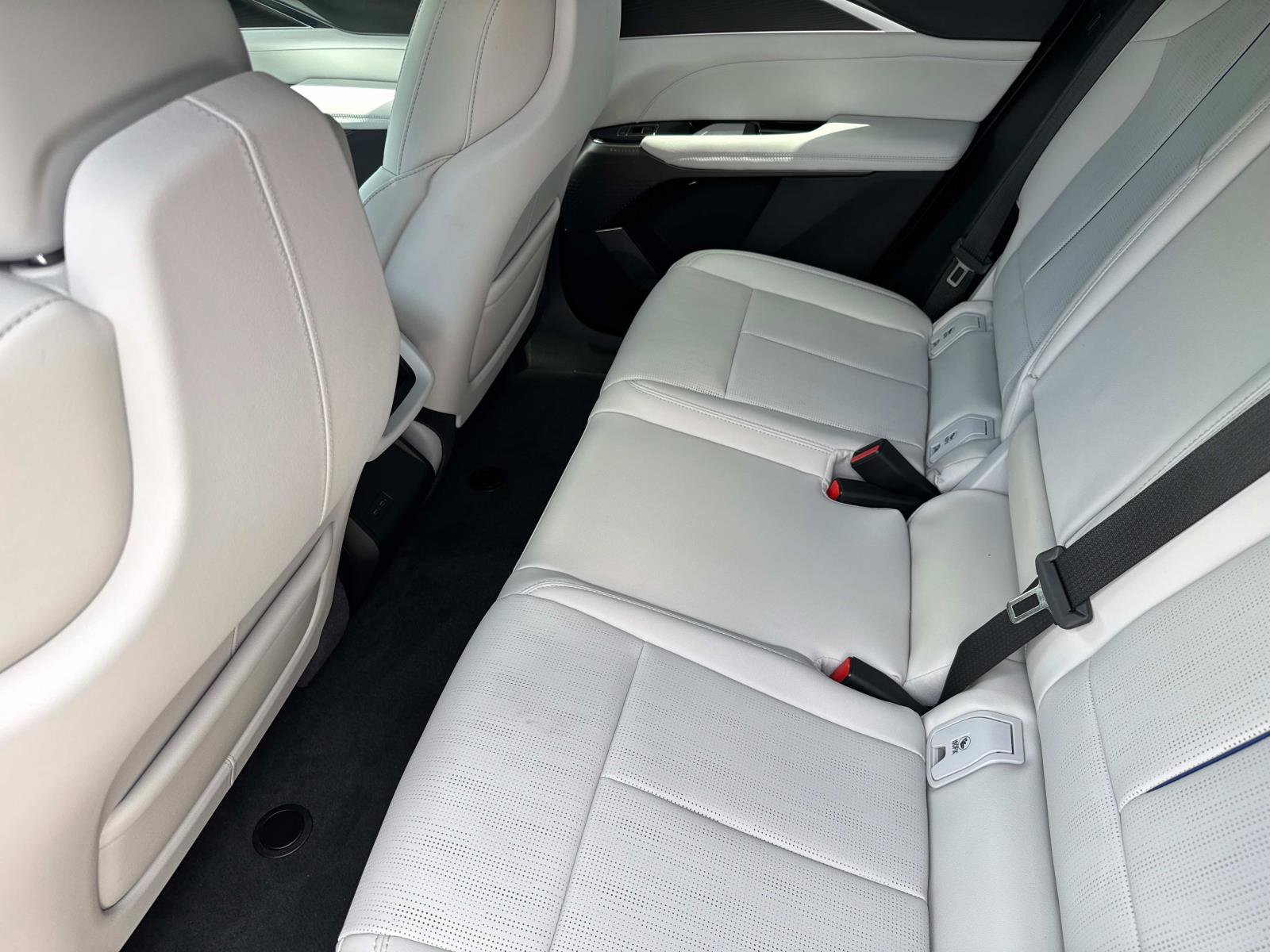 New 2025 Cadillac Lyriq Luxury image 13