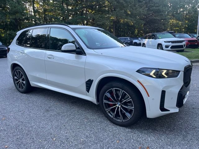 Used 2026 BMW X5 xDrive40i w/ M Sport Package AWD/4WD image 2