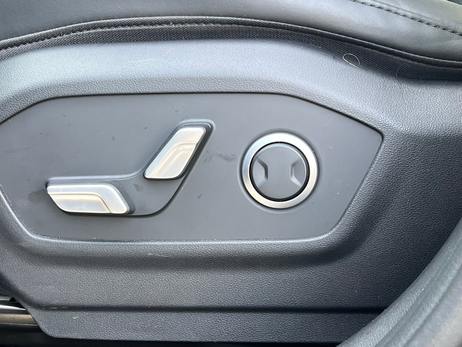 Certified 2025 Hyundai Santa Fe XRT image 29