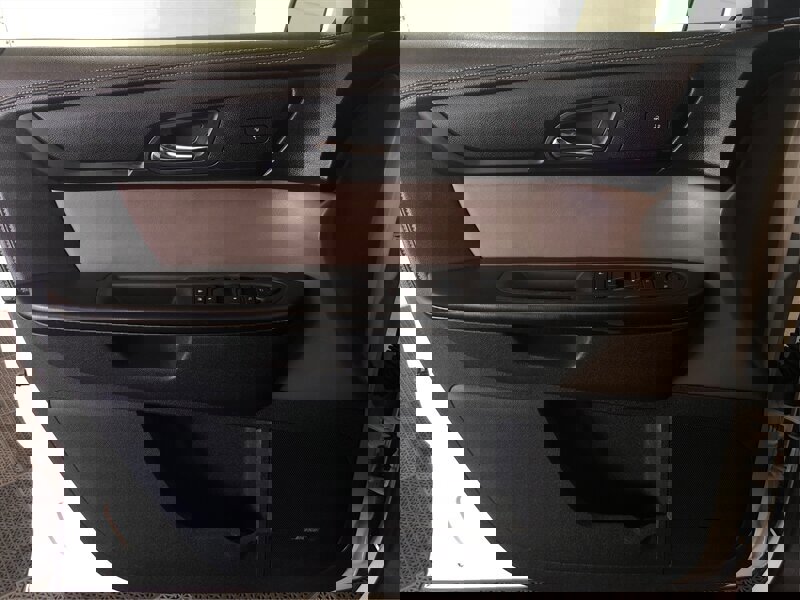 Used 2013 GMC Acadia SLT image 16