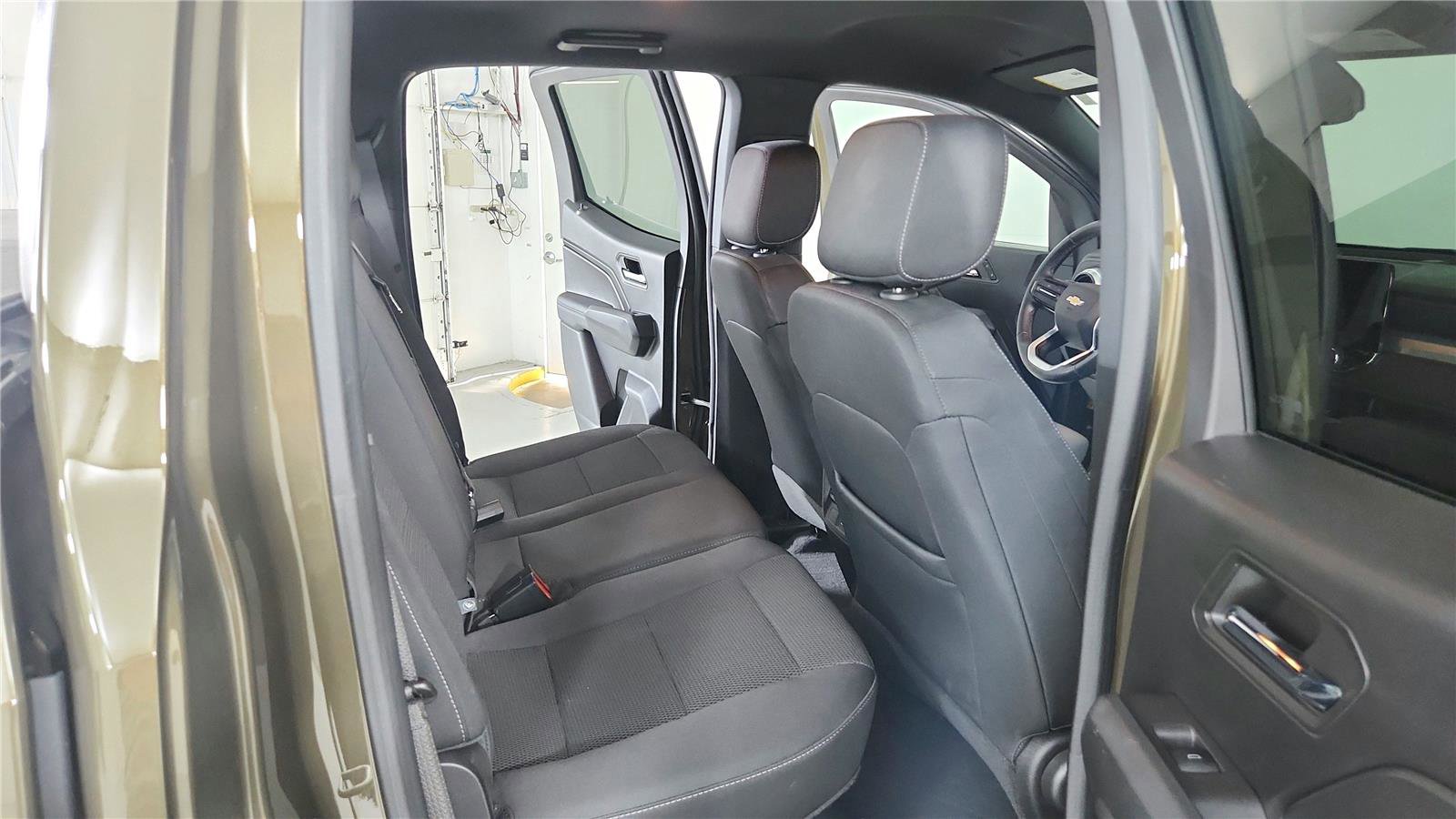 Used 2024 Chevrolet Colorado LT w/ LT Convenience Package AWD/4WD image 19