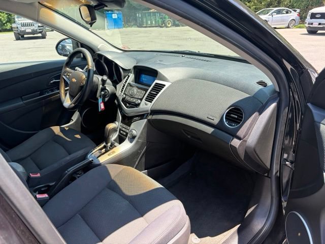 Used 2012 Chevrolet Cruze LT FWD image 25