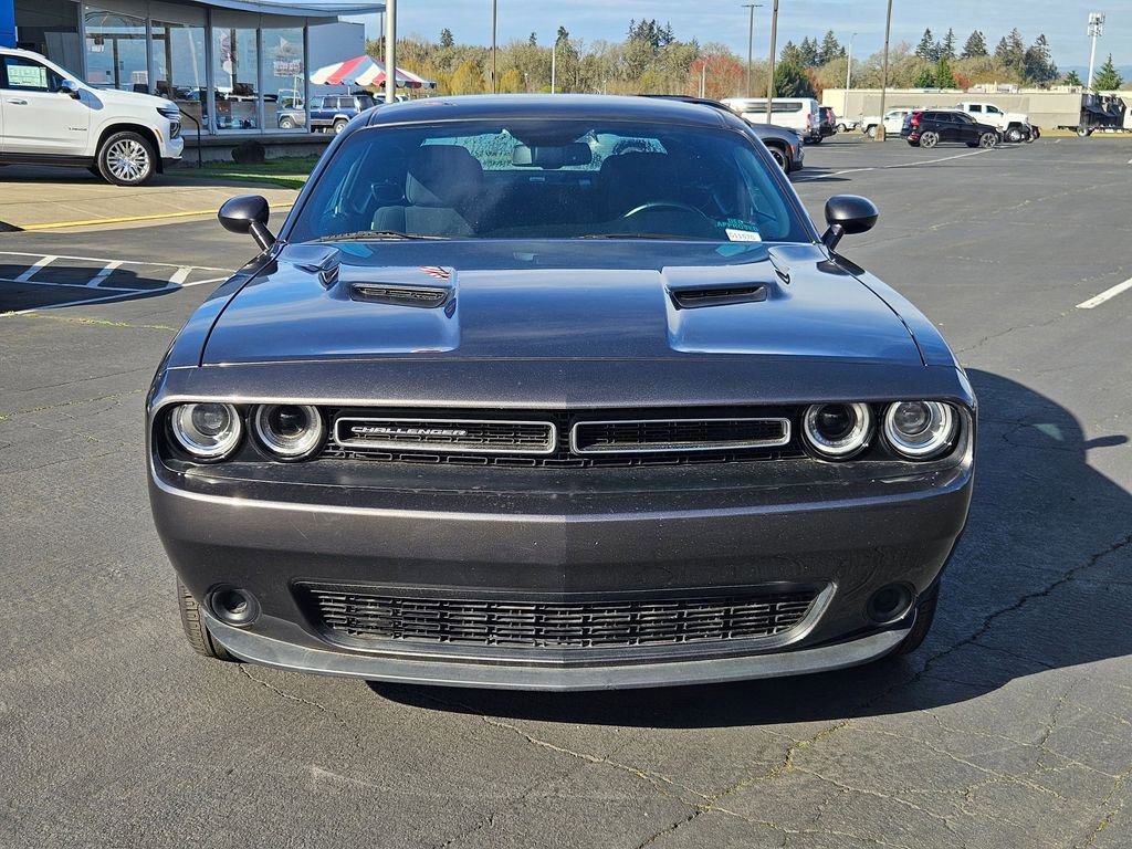 Used 2022 Dodge Challenger SXT image 9