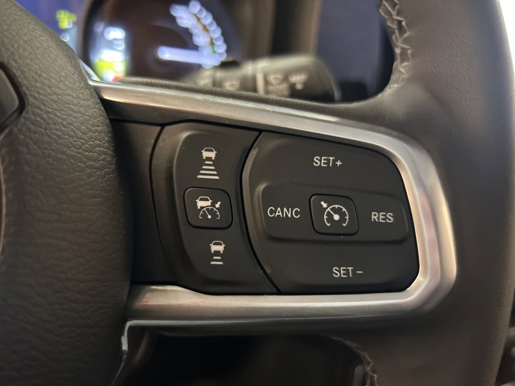 Used 2025 Jeep Wrangler Unlimited Sahara image 22