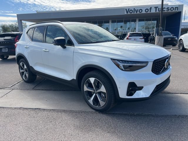 New 2026 Volvo XC40 B5 Plus w/ Protection Package Premier AWD/4WD video 1