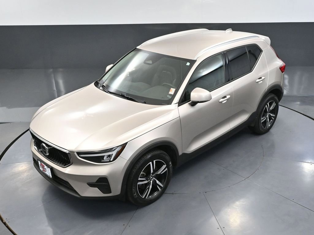 Used 2023 Volvo XC40 B5 Core image 57