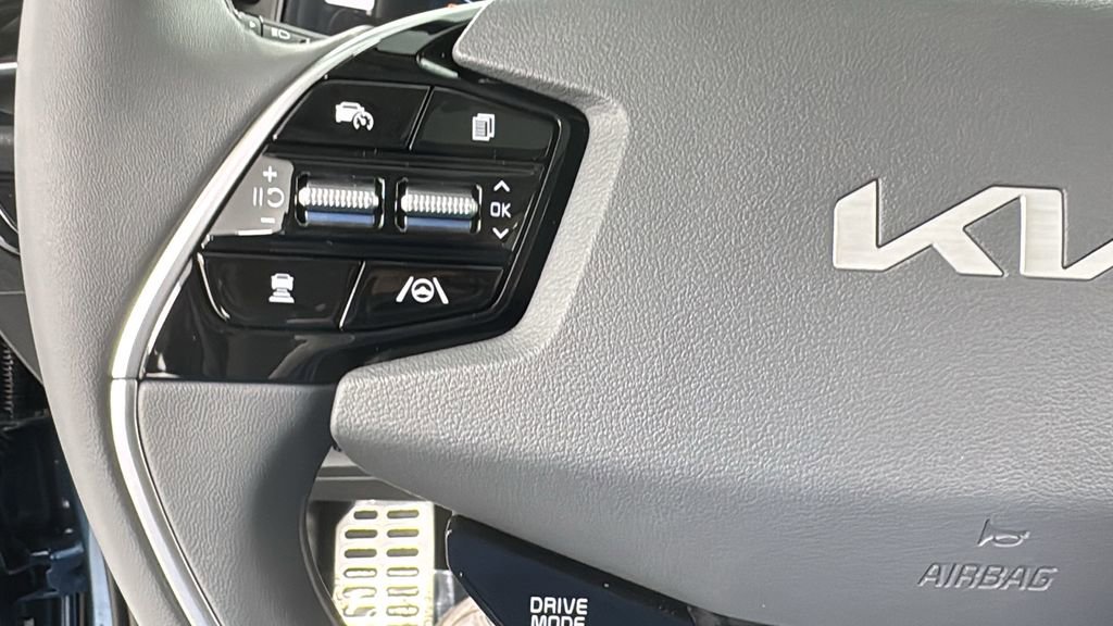 New 2025 Kia Niro EX Touring image 21