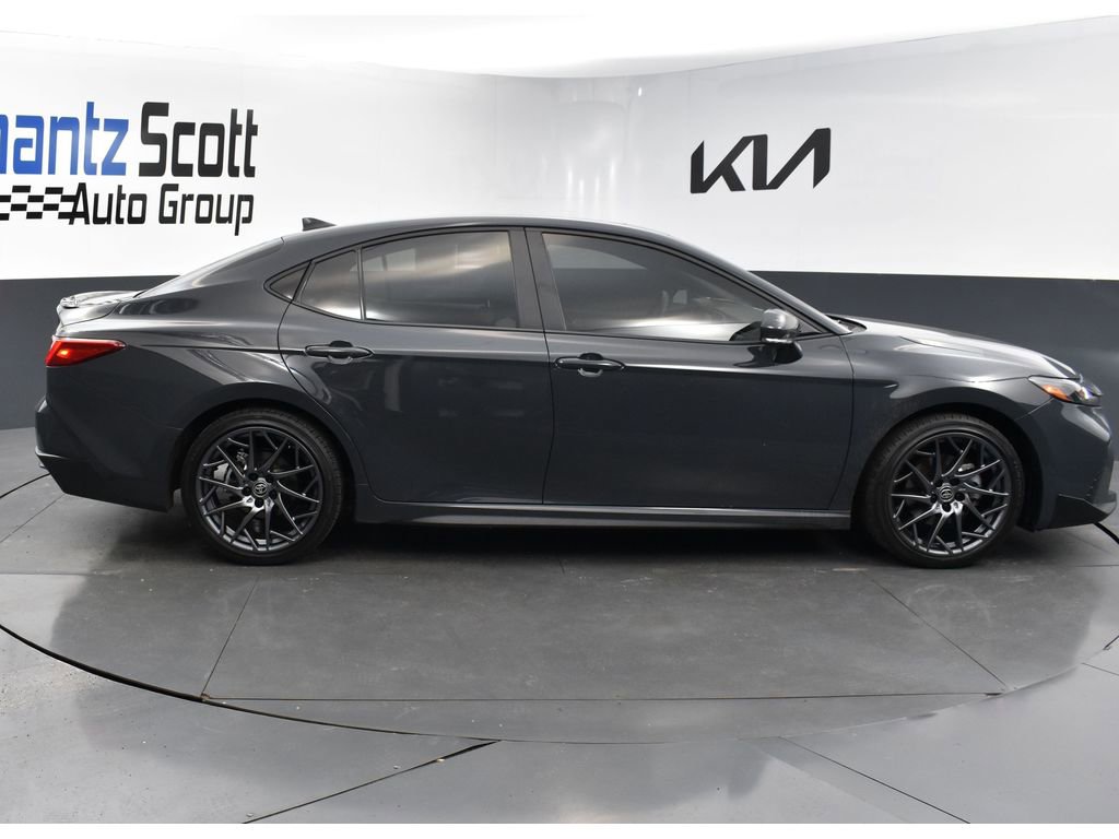 Used 2025 Toyota Camry SE w/ Convenience Package image 6