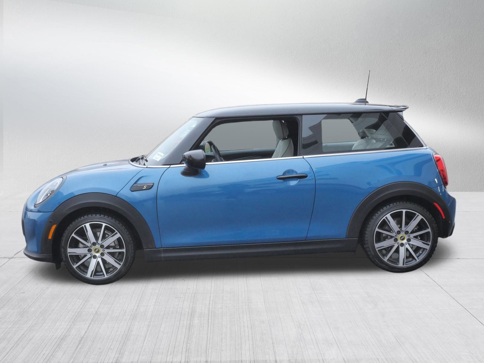 Used 2023 MINI Cooper SE image 4