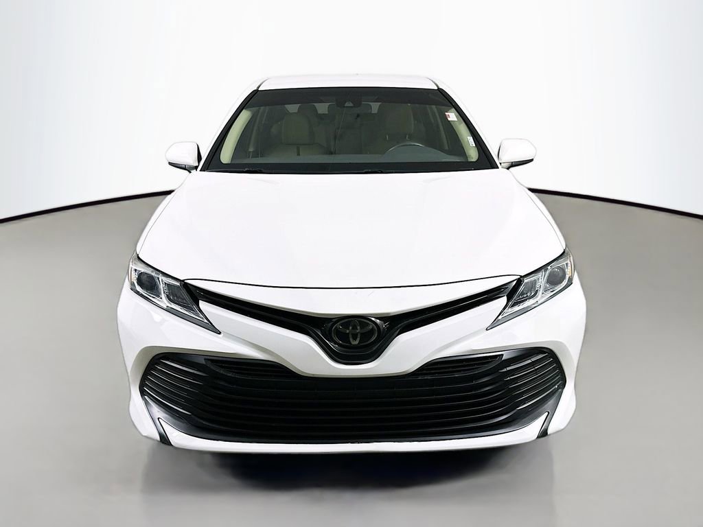 Used 2018 Toyota Camry LE FWD image 2