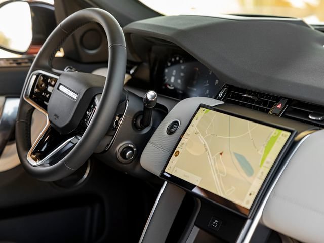New 2025 Land Rover Discovery Sport Dynamic SE AWD/4WD image 29