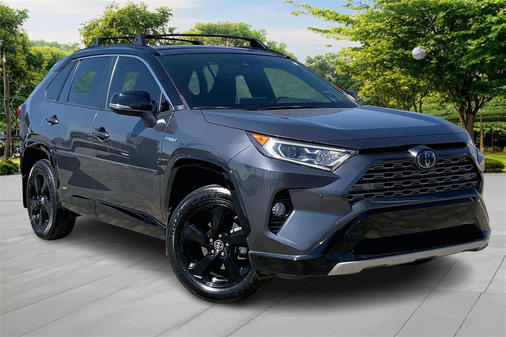 Used 2019 Toyota RAV4 XSE image 3