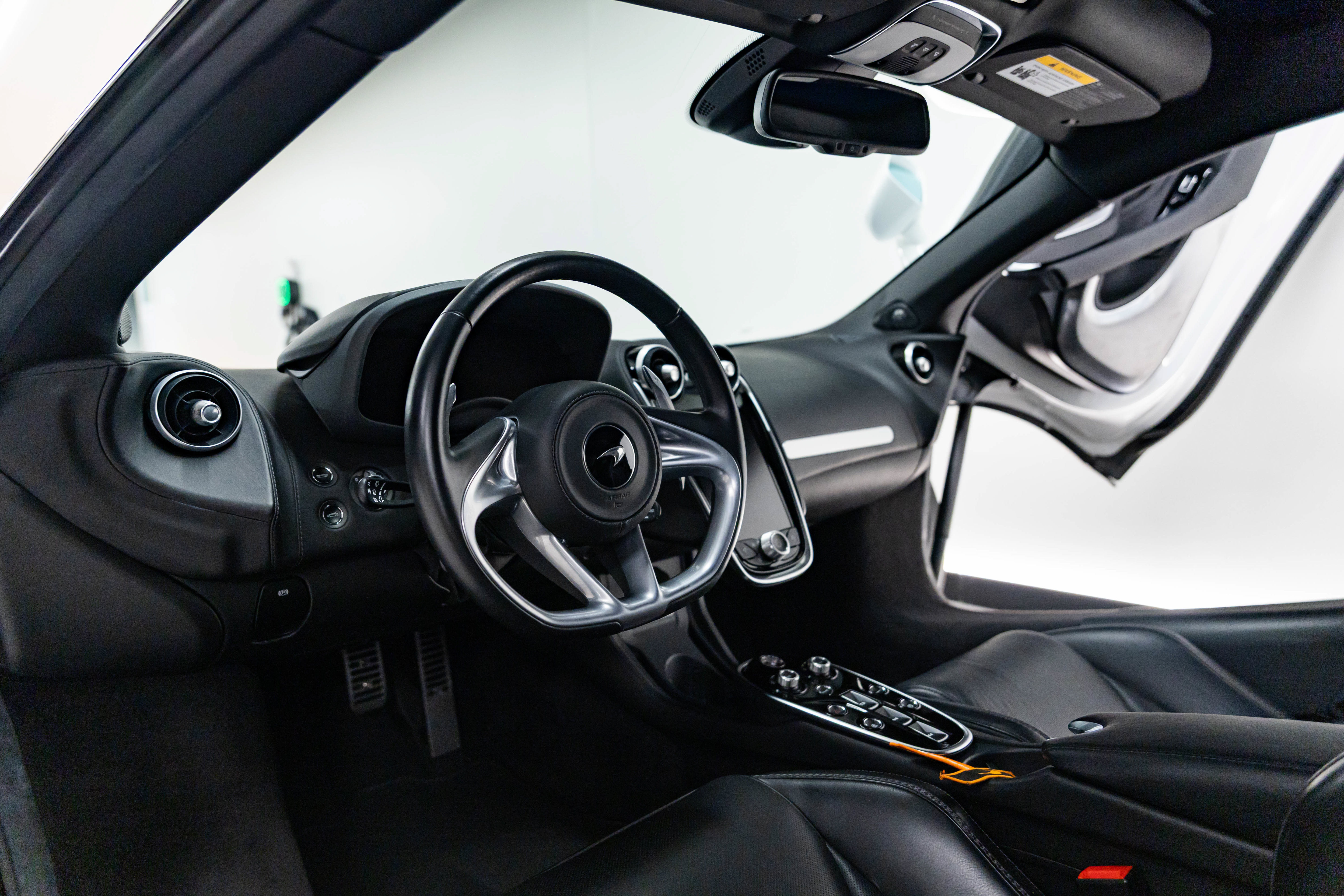 Used 2020 McLaren GT RWD image 14