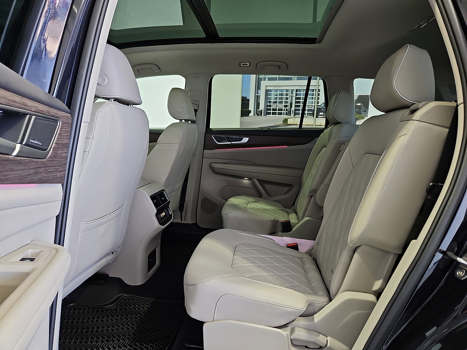 Certified 2026 Volkswagen Atlas SEL Premium R-Line AWD/4WD image 11