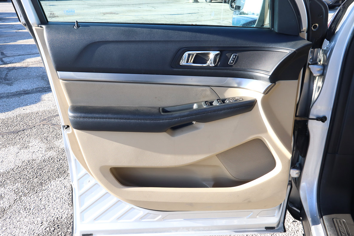 Used 2017 Ford Explorer FWD image 13