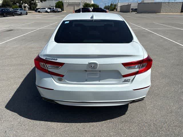Used 2018 Honda Accord Touring image 4