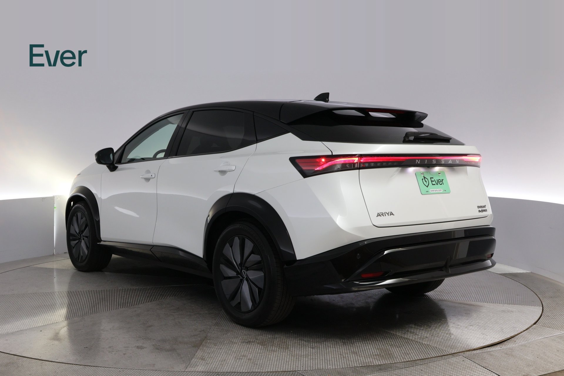 Used 2023 Nissan Ariya AWD image 17