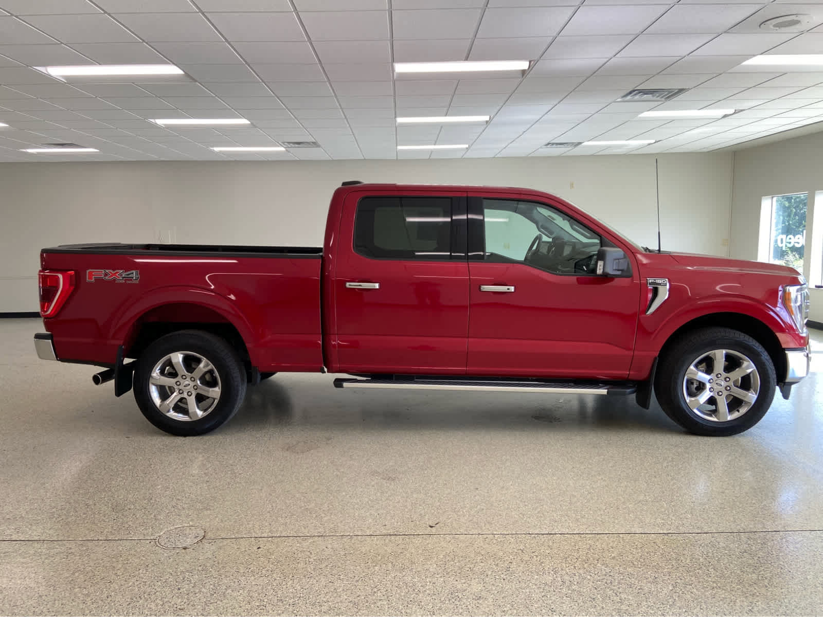 Used 2022 Ford F150 XLT w/ Equipment Group 302A High image 7