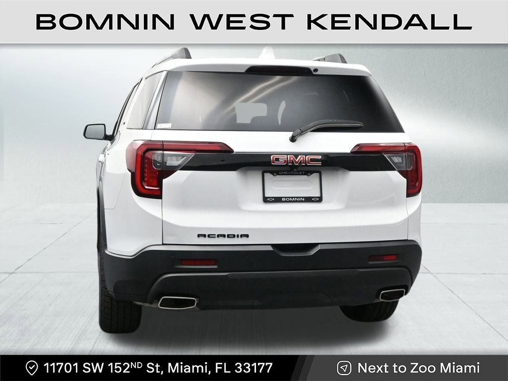 Used 2022 GMC Acadia SLE w/ Driver Convenience Package image 4