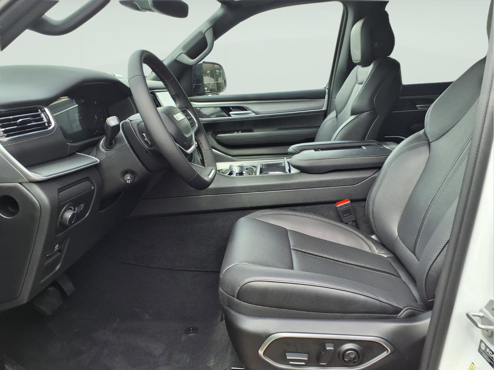 New 2026 Jeep Grand Wagoneer Limited AWD/4WD image 10