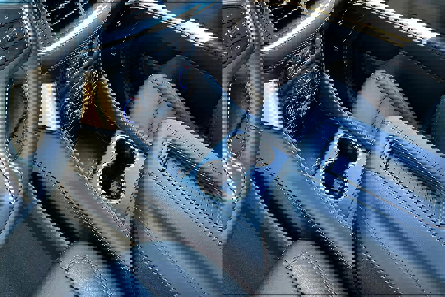 Used 2024 Chevrolet Suburban Z71 w/ Luxury Package image 15