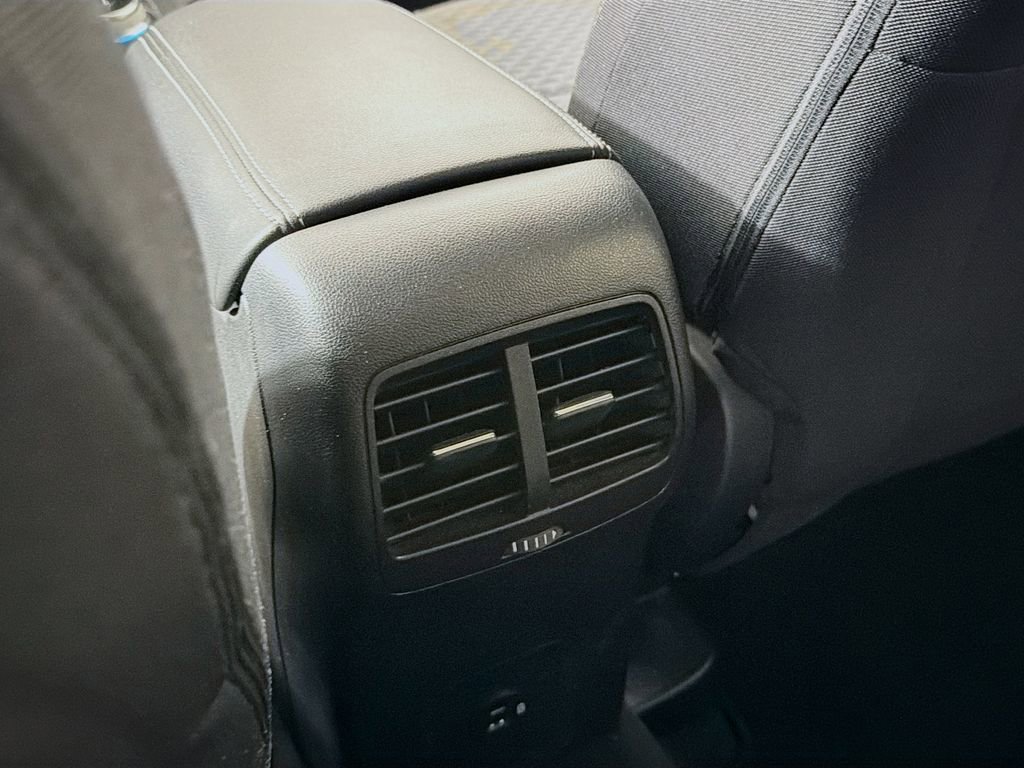 Used 2022 Ford Escape SE w/ SE Sport Appearance Package FWD image 26