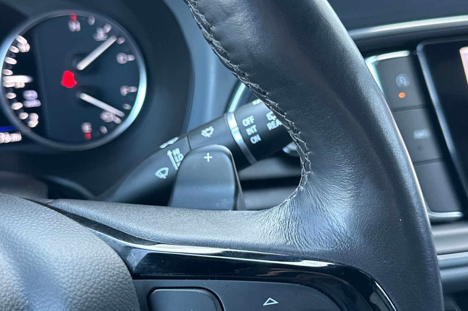 Used 2024 Buick Enclave Premium image 39