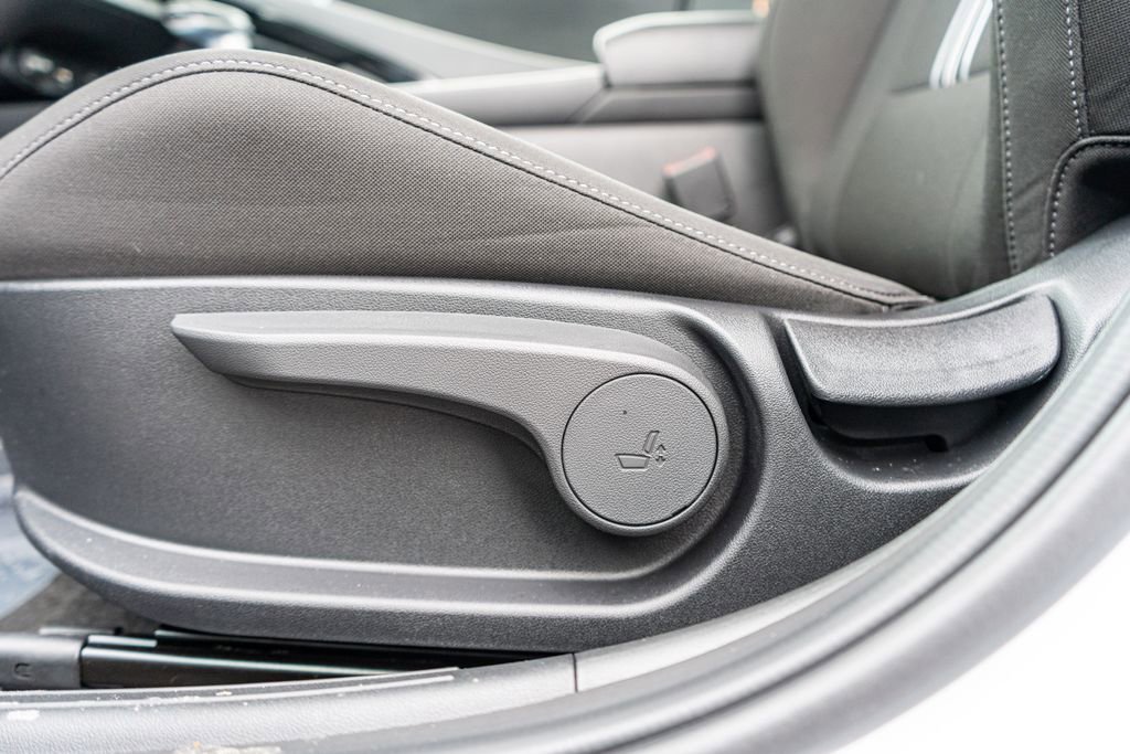 Certified 2025 Hyundai Elantra Blue image 21