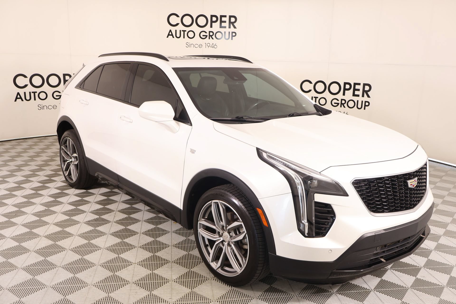 Used 2019 Cadillac XT4 Sport FWD image 1