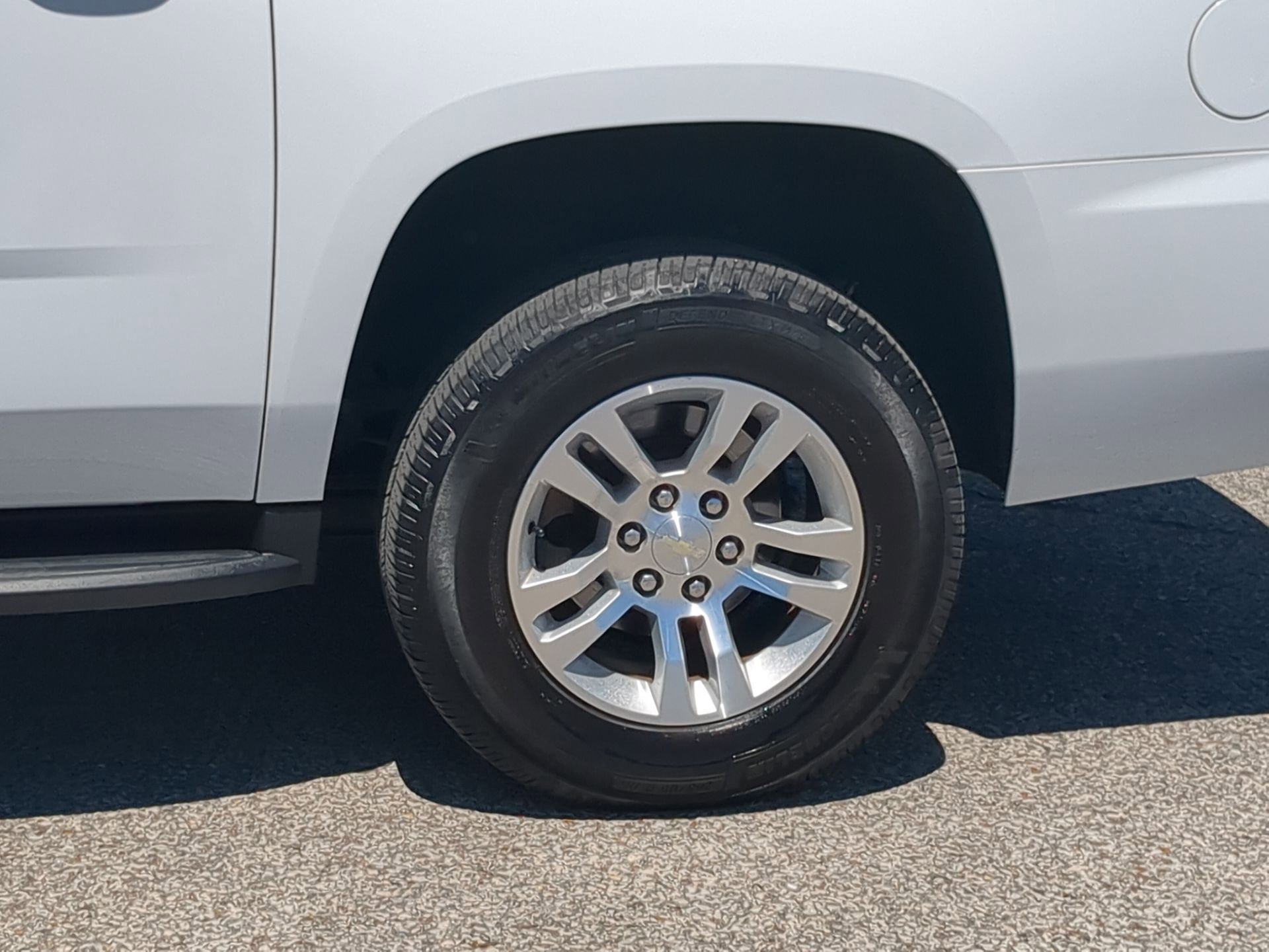 Used 2019 Chevrolet Suburban LT RWD image 10