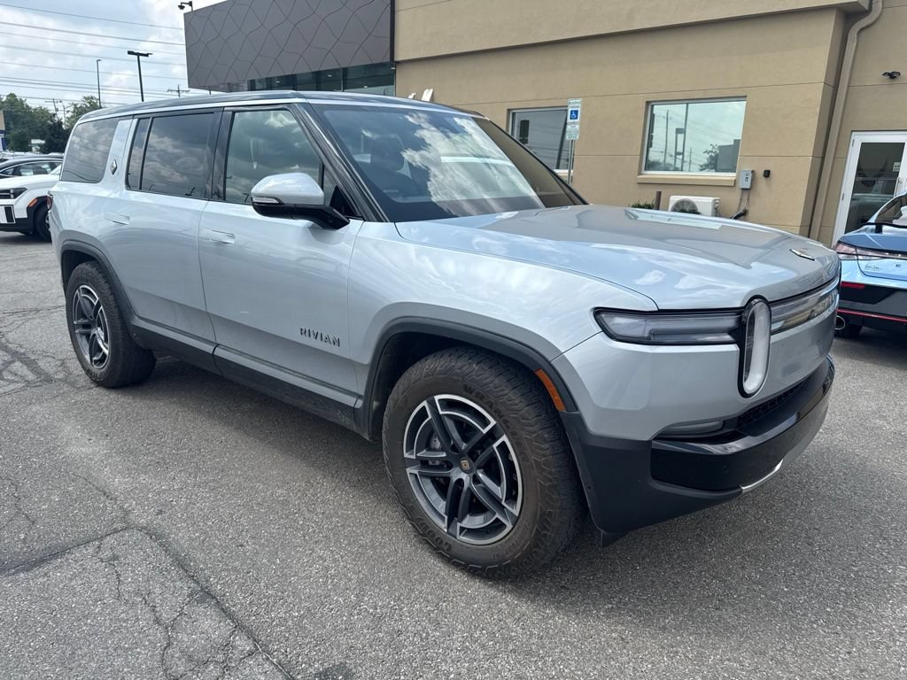 Used 2025 Rivian R1S Adventure AWD/4WD image 3