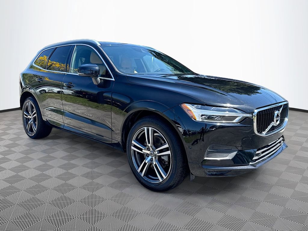 Used 2018 Volvo XC60 T6 Momentum w/ Vision Package AWD/4WD image 4