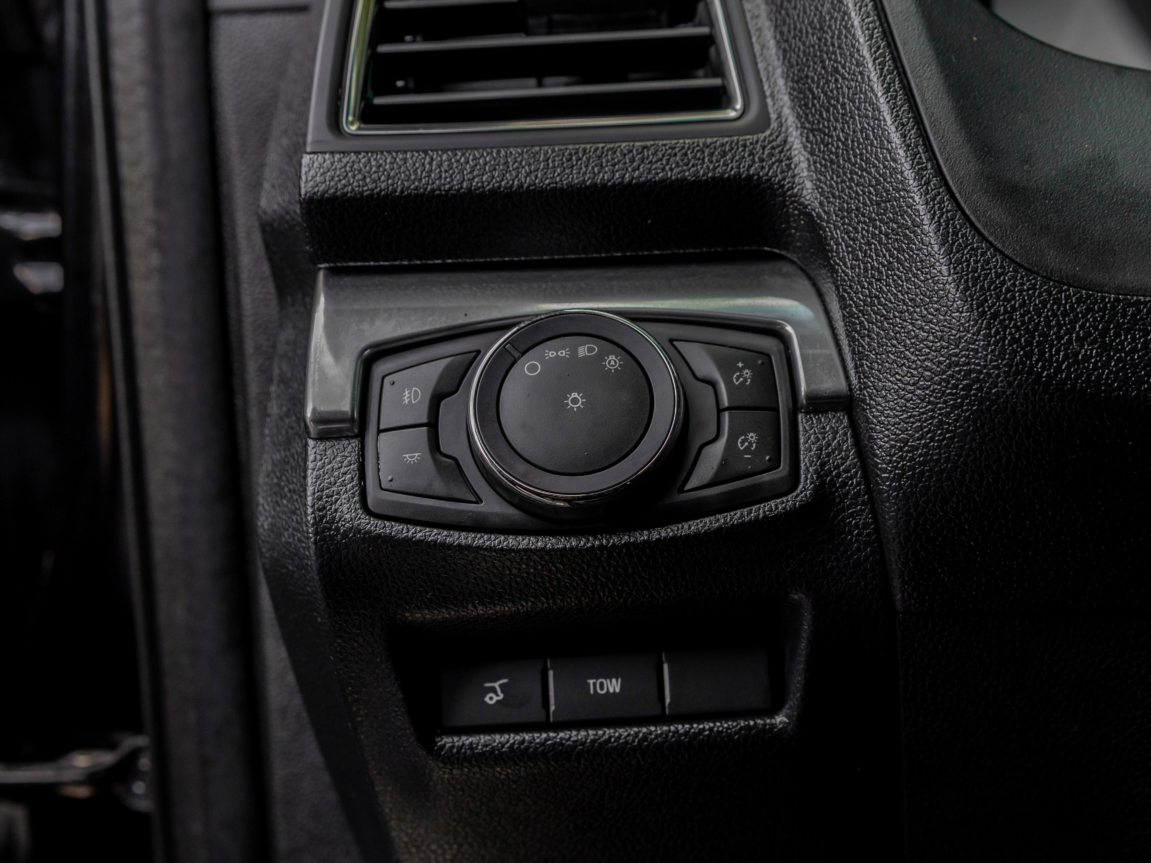 Used 2019 Ford Explorer Limited w/ Class III Trailer Tow Package image 11