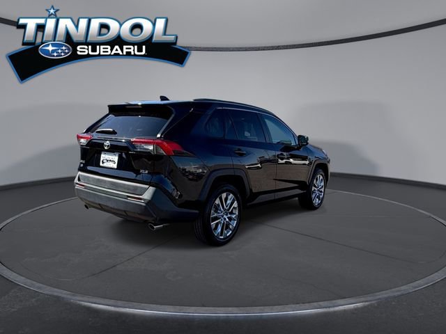 Used 2020 Toyota RAV4 XLE Premium image 8